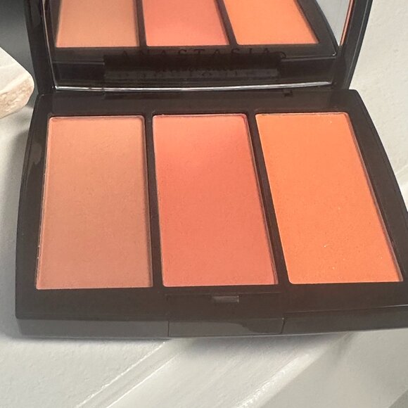 Anastasia of Beverly Hills Blush Trio - Peachy Love - Picture 2 of 4